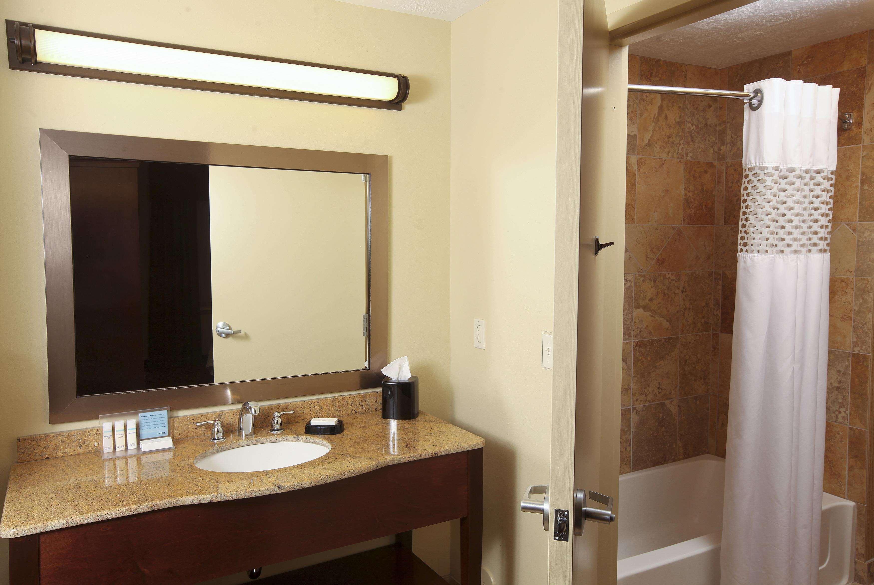Hampton Inn & Suites Fargo Medical Center Exteriör bild