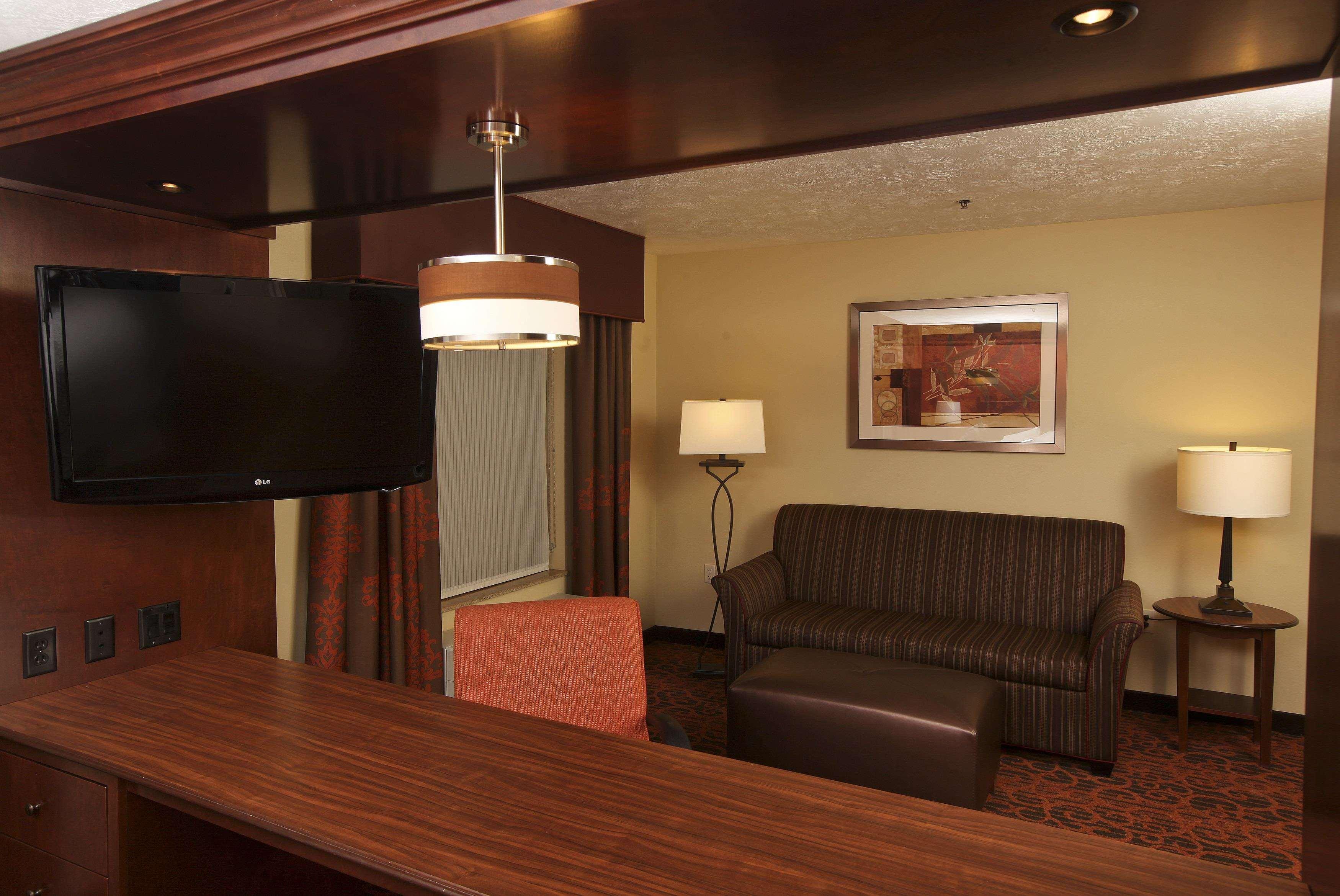 Hampton Inn & Suites Fargo Medical Center Exteriör bild