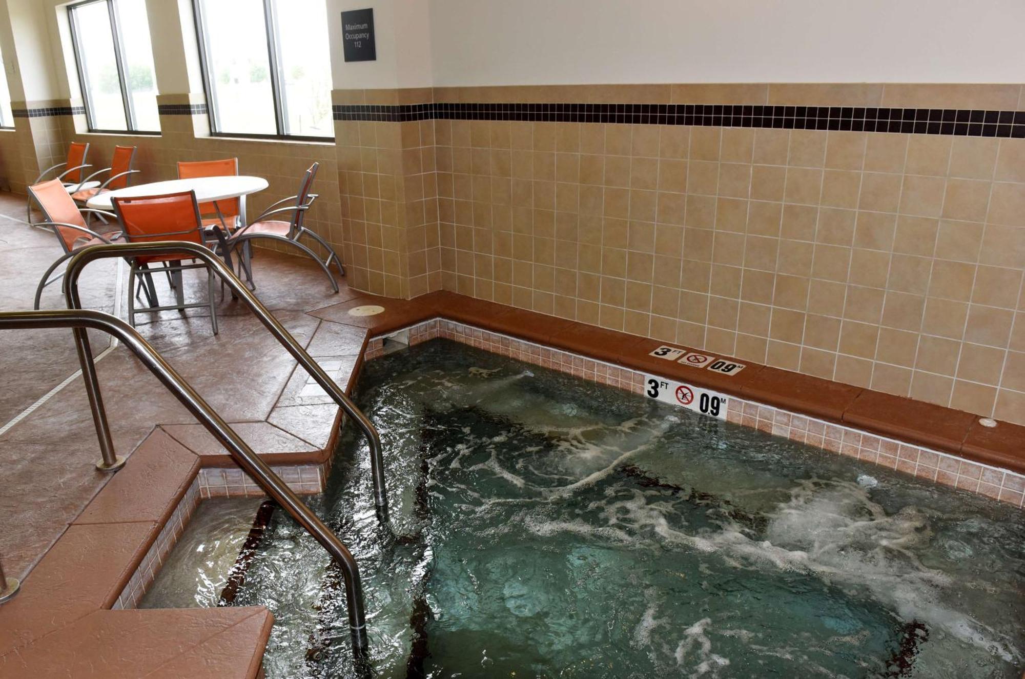 Hampton Inn & Suites Fargo Medical Center Exteriör bild