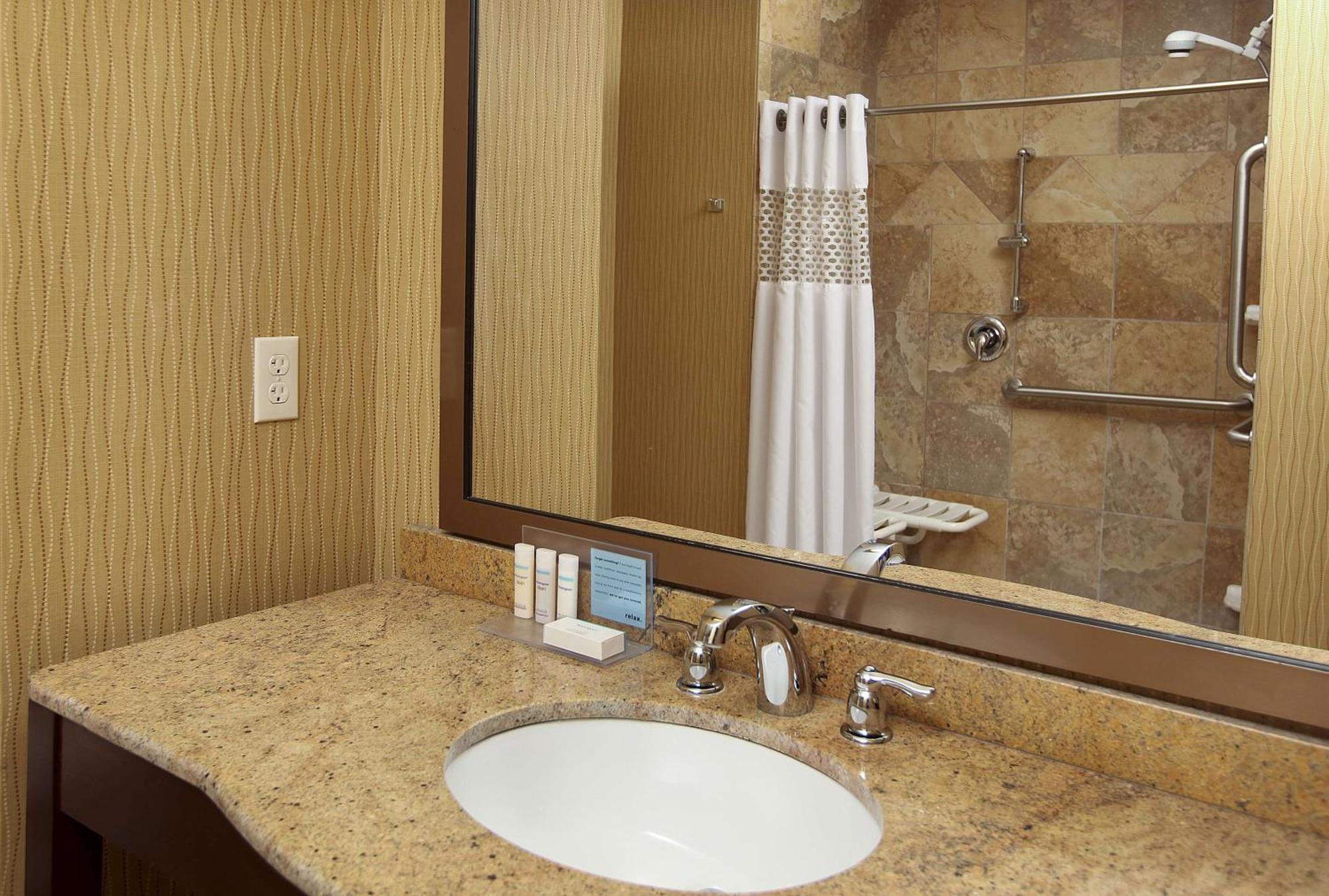 Hampton Inn & Suites Fargo Medical Center Exteriör bild
