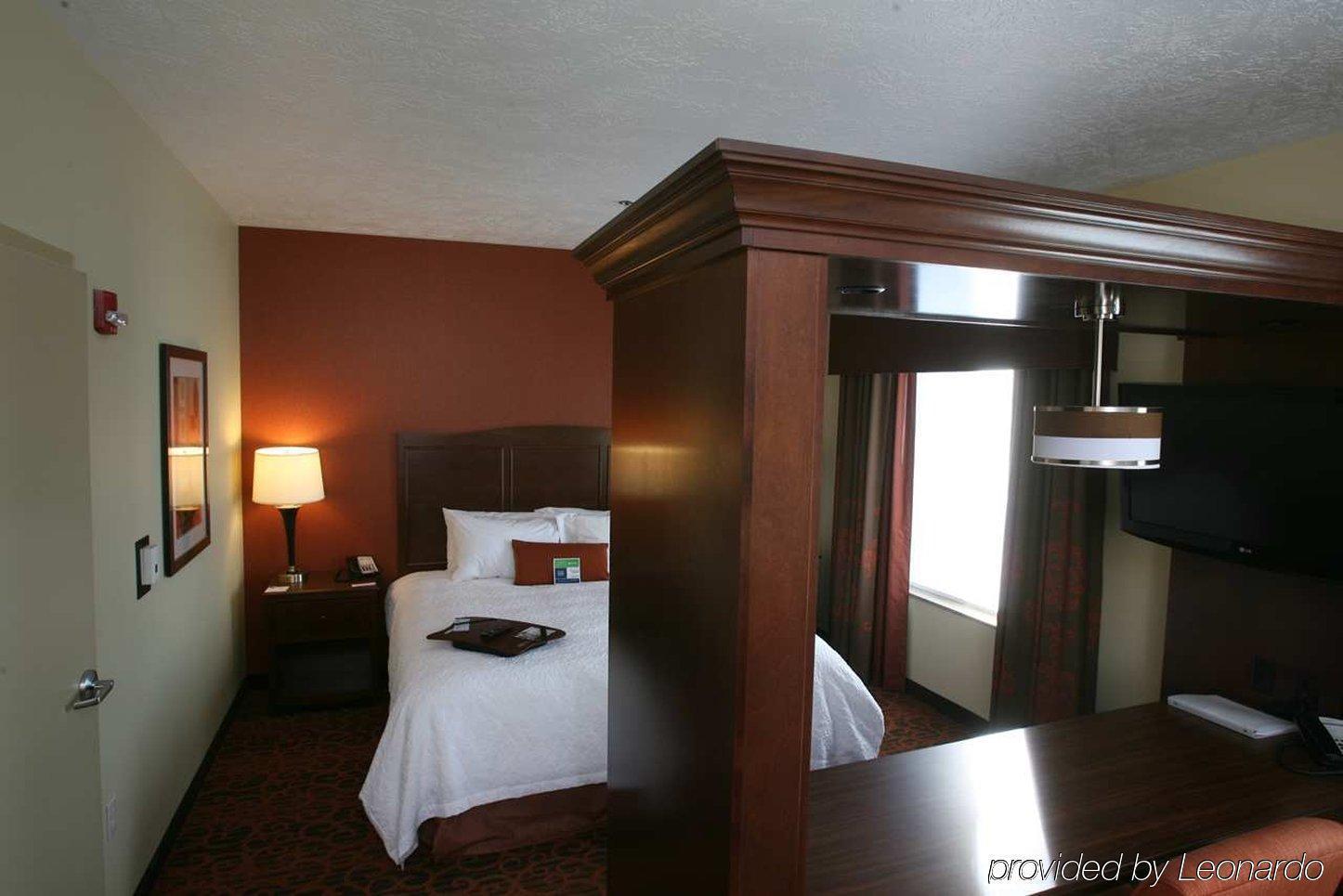 Hampton Inn & Suites Fargo Medical Center Rum bild
