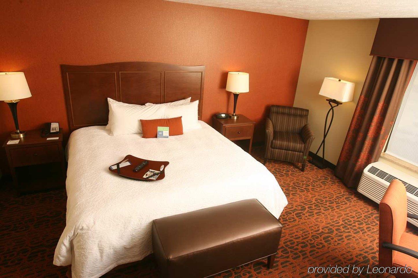 Hampton Inn & Suites Fargo Medical Center Rum bild